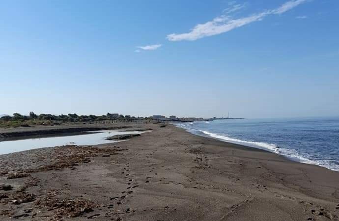 Chiusa dalla sabbia la foce del Marta, è un evento naturale dovuto alla siccità