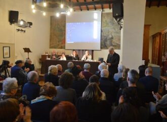 Grande successo per il premio di poesia dedicato a Spartaco Compagnucci, oltre 40 poeti e pubblico in fila per entrare nella sala