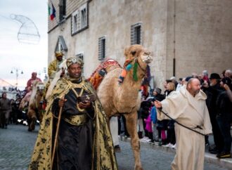 Domenica arrivano i Re Magi, 5 euro il biglietto per il Presepe Vivente