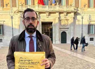 Consegnate le firme sul consenso informato dei genitori