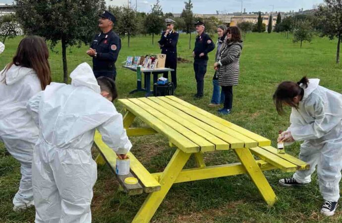 Gli studenti del “Sacconi” si prendono cura del bosco urbano